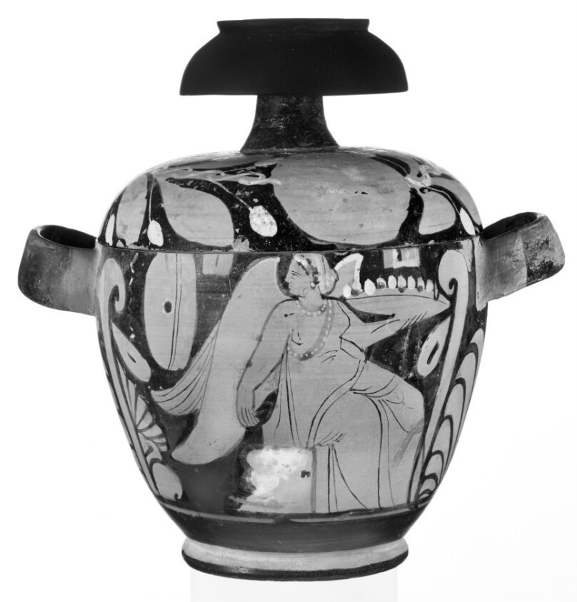 Sicilian Red-Figure Pyxis with Lid