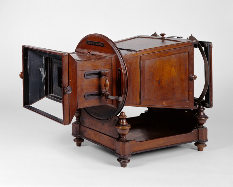 Megalethoscope