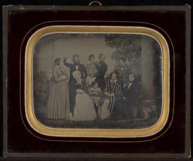 [Group portrait of nine members of the Circle of Eynard-Lullin]