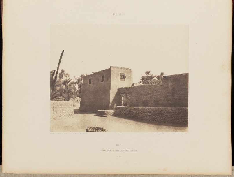 Deîr. Carrefour et Habitation Particulière