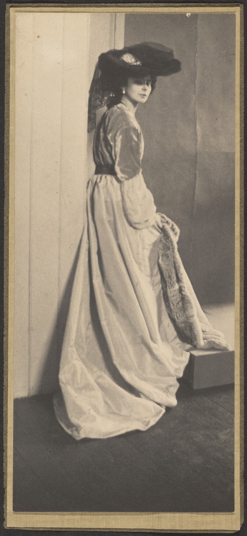 Baroness de Meyer in a doorway