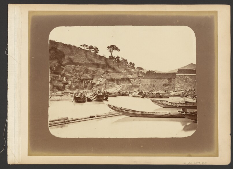 [Boats in a harbor]