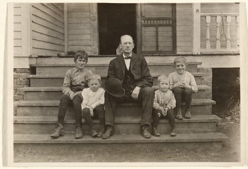 [Mr. Smith, Overseer at Wylie Mill, With four children, Chester, South Carolina]