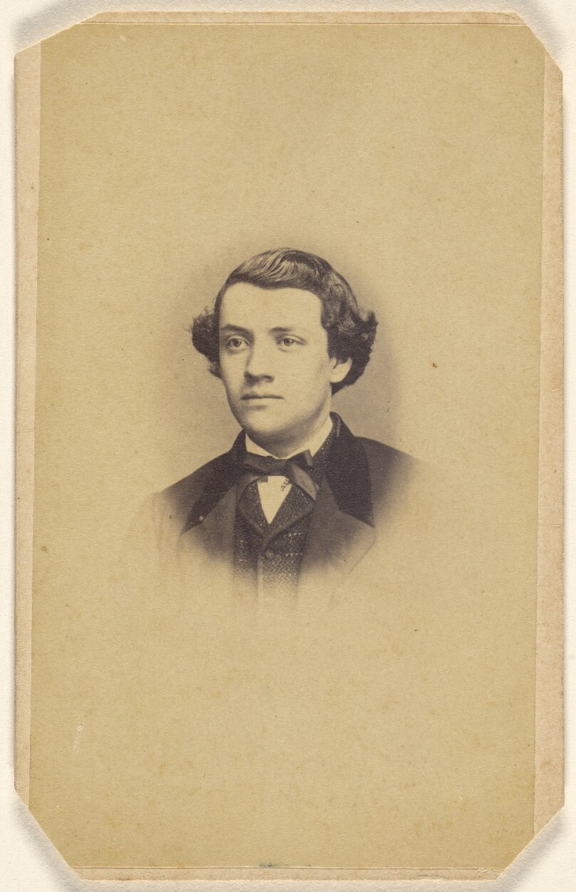 [Unidentified young man, printed in vignette-style]