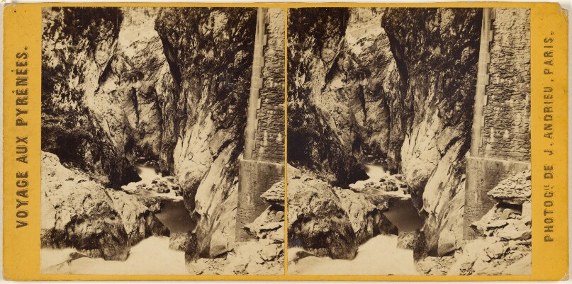Gouffre du Hourat (route des Eaux-Chaudes)