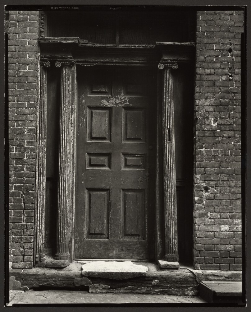NY, Doorway