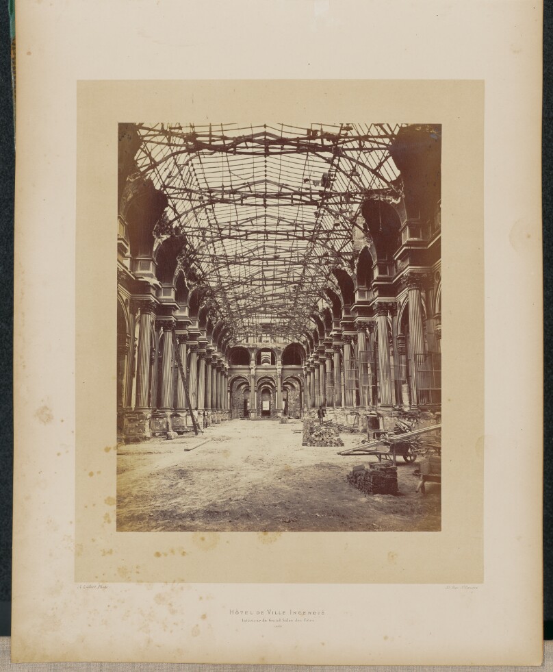 Hôtel de Ville incendié. Intérieur du Grand Salon des Fêtes.