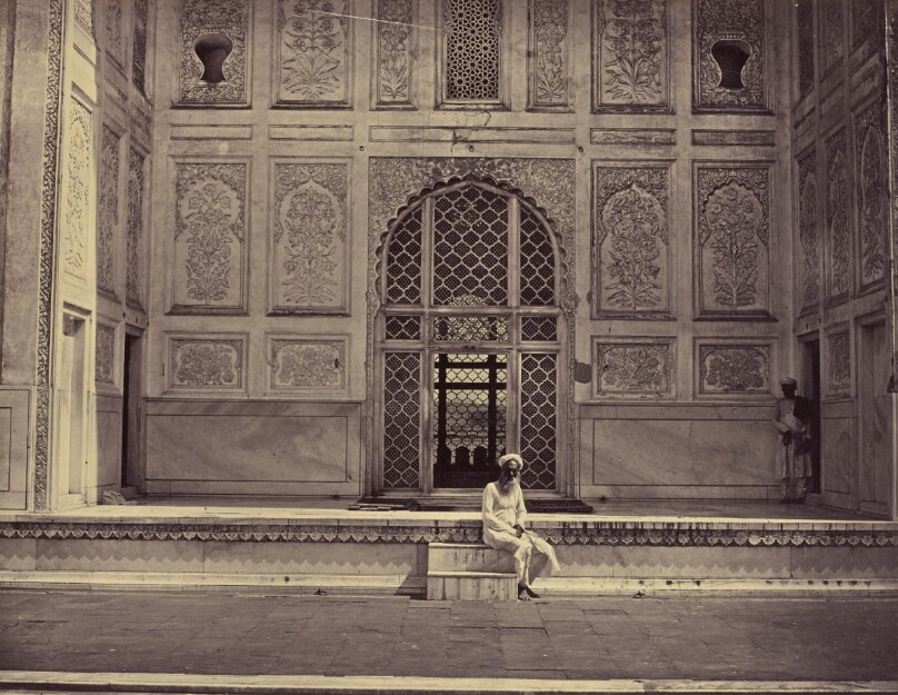 Screen in front of Rabbia Durant's Tomb. Aurungabad