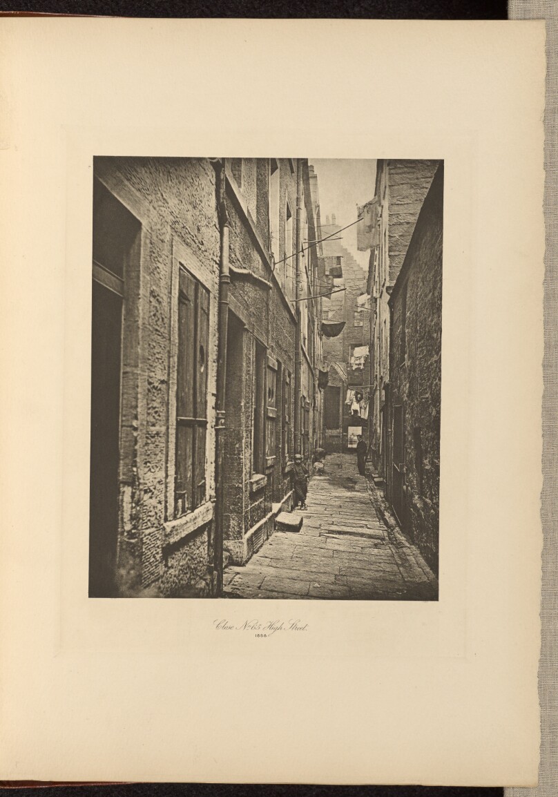 Close No. 65 High Street