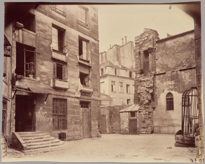 Cour Saint-Julien-le-Pauvre