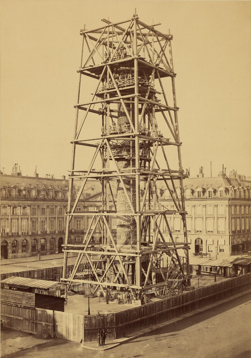 [Le Restauration de la Colonne Vendôme après la Commune]