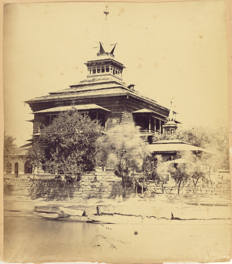 The Mosque. Shahumdân - Srinugur