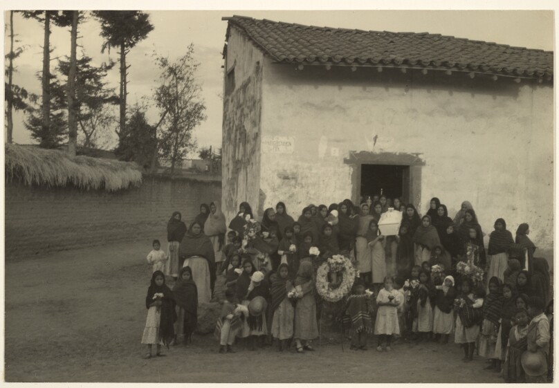 Burial in Metepec/[Entierramiento en Metepec]
