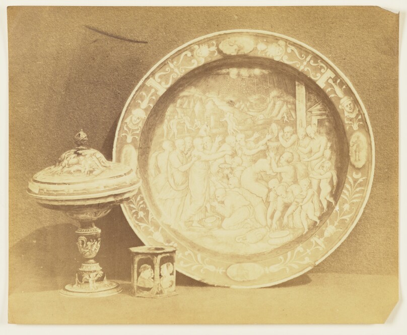 [Tazza, salt cellar, and dish]