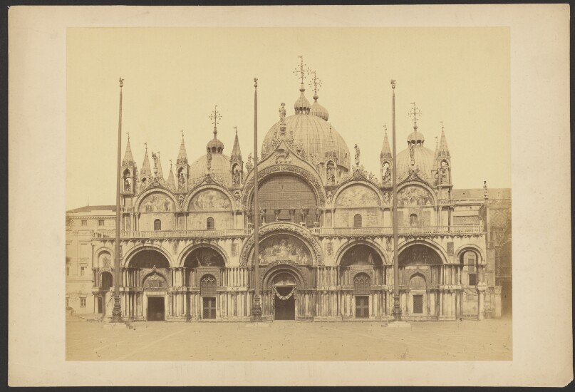 Facade principale de la Basilique de Saint Marc