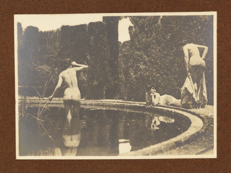 Le Bain [The Bath]