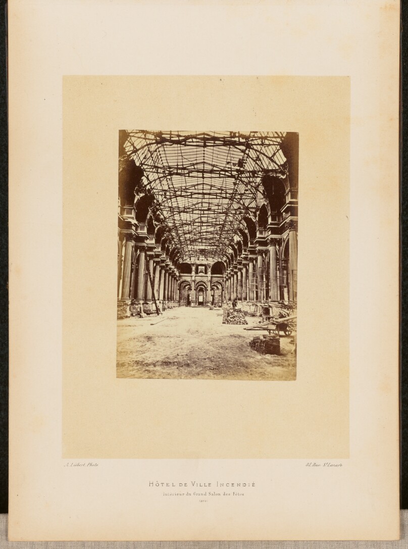 Hôtel de Ville incendié. Intérieur du Grand Salon des Fêtes.