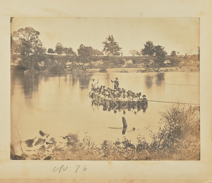 [Small raft of blanket boats crossing the Potomac River]