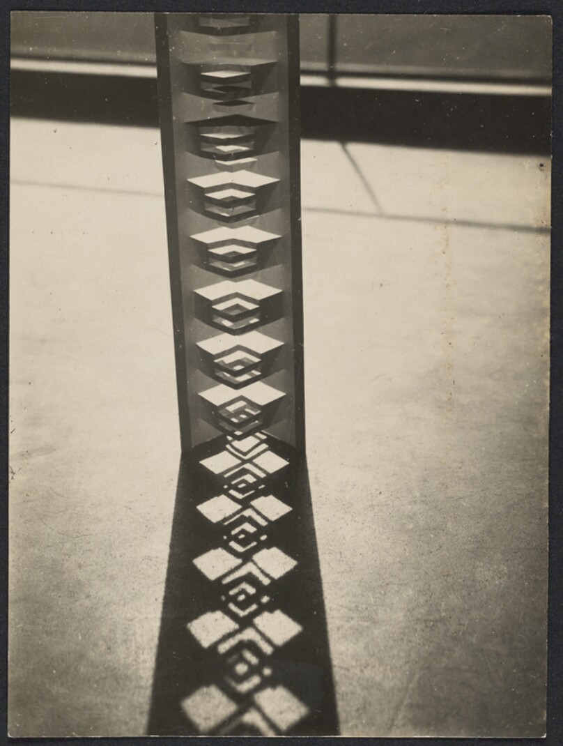 [Papier (Paper)]