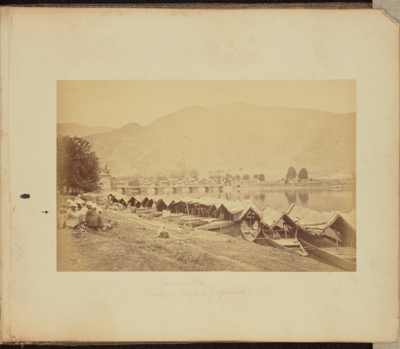 Baramoola. Cashmere Boats in Foreground