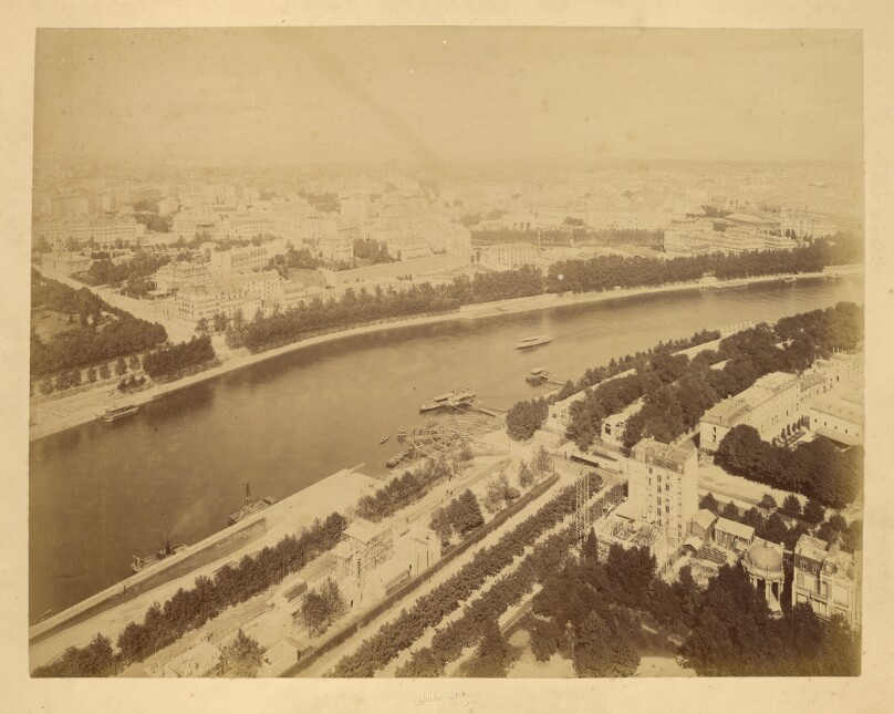 Aerial view of the Seine and the Right Bank