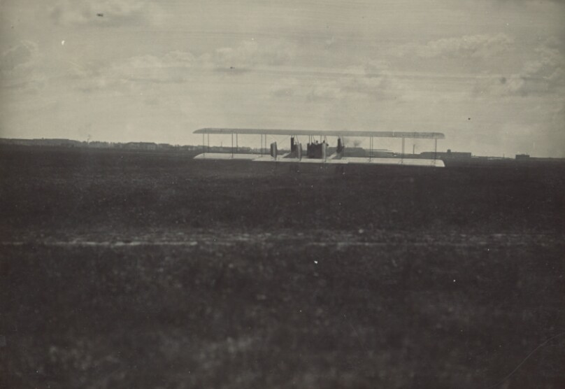 [Caproni Ca. 36 from behind]