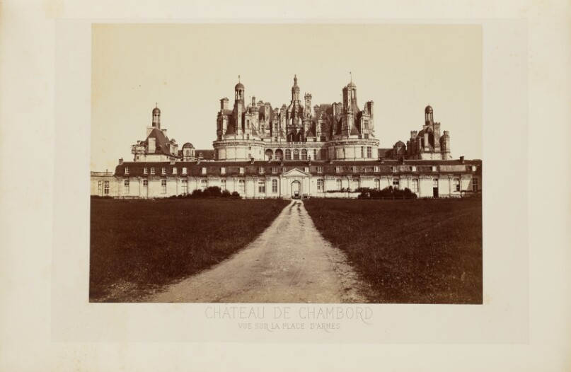 Château de Chambord: Vue sur la place d'armes