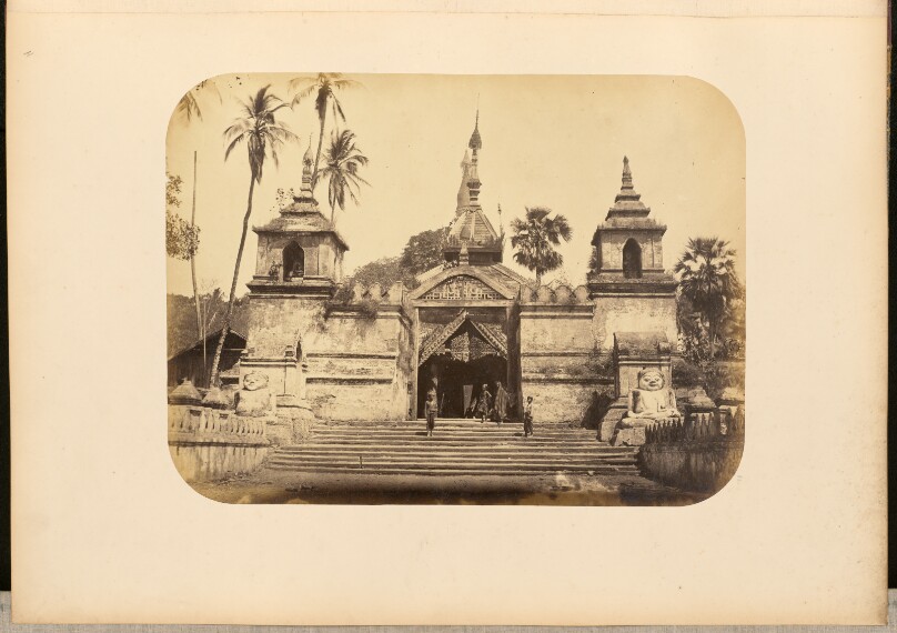[Gateway to the Shwedagon Pagoda, Yangon]