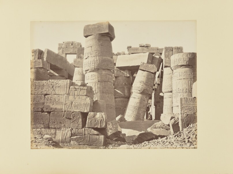 Karnak. Ruins de la salle hypostyle, vue de l'intérieur, Égypte