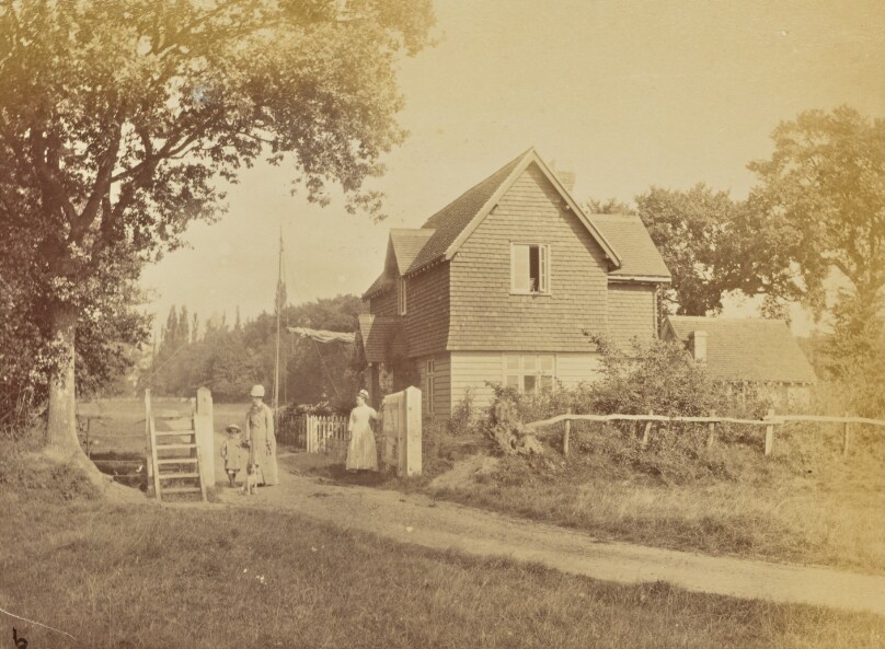 [Country House]