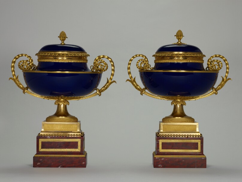 Pair of Lidded Bowls (vases cassolettes à monter)