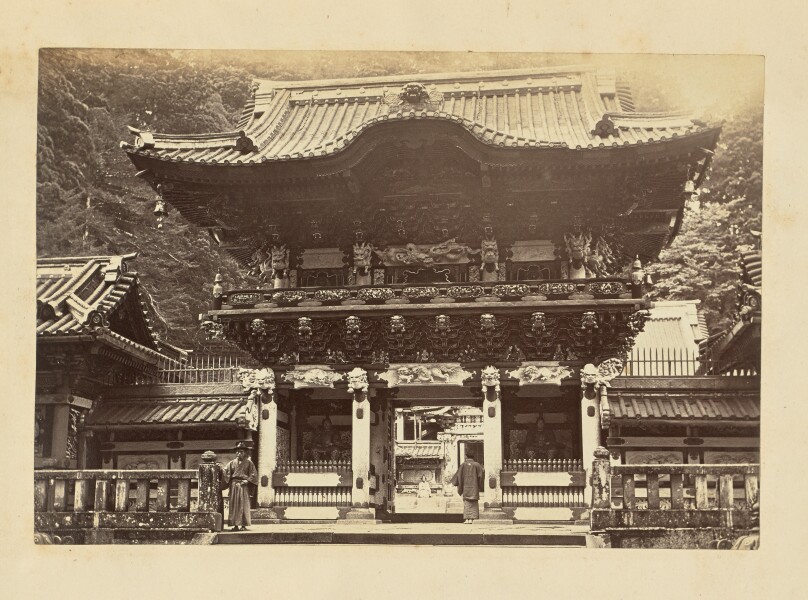 [Yōmeimon Gate at the Nikkō Tōshō-gū shrine]