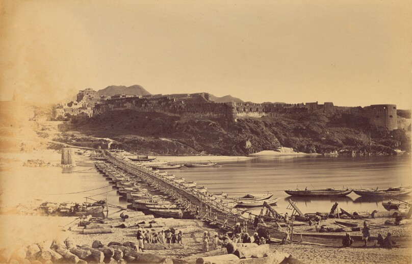 The Bridge of boats and Fort, from Khairabad