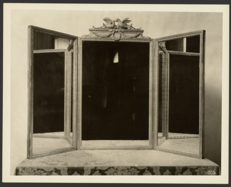 [Three part mirror]