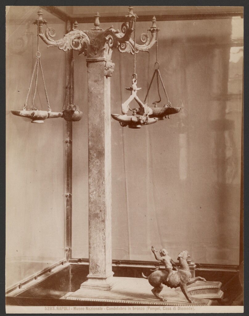 Napoli - Museo Nazionale - Candelabro in bronzo (Pompei, Casa di Diomede)