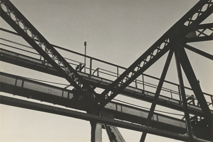 [Girders with Walkway]