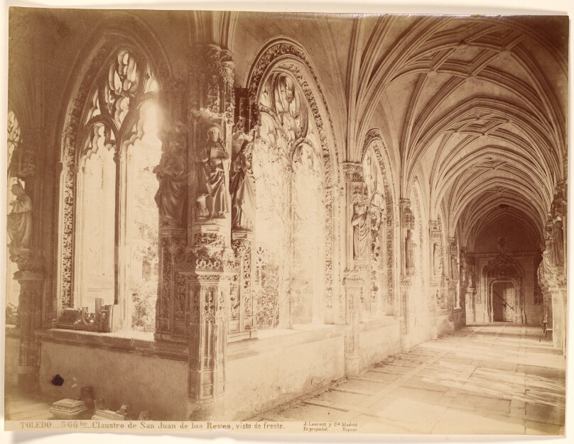 Claustro de San Juan de los Reyes, Visto de Frente