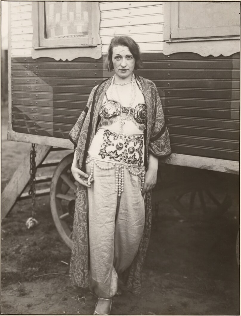 [Circus Artist, Düren (Zirkusartistin)]