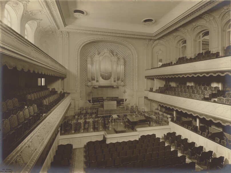 [Interior of Salle Gaveau]