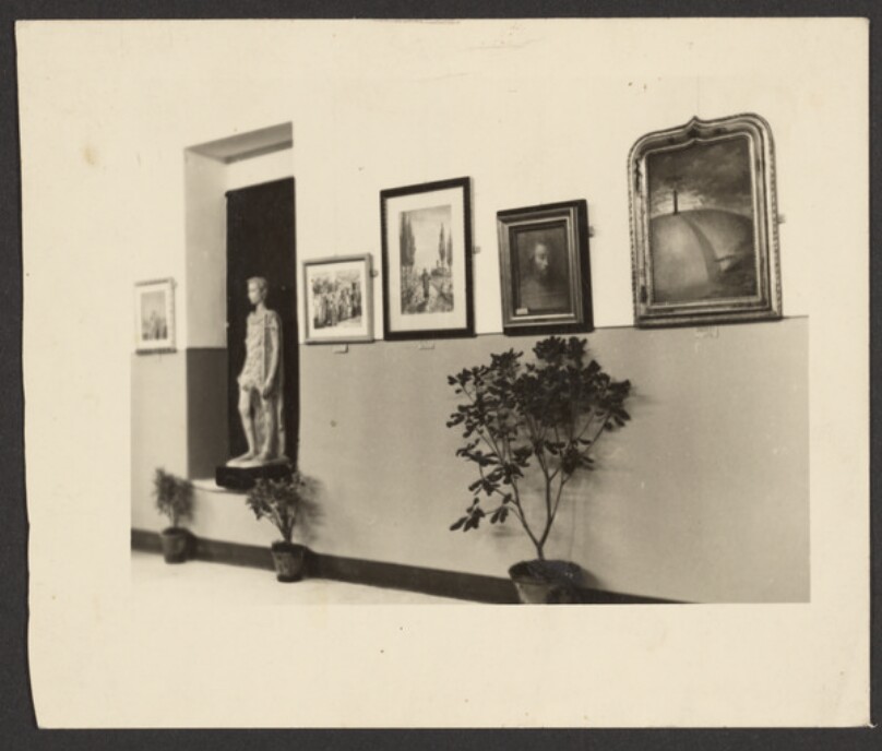 [Museum interior]