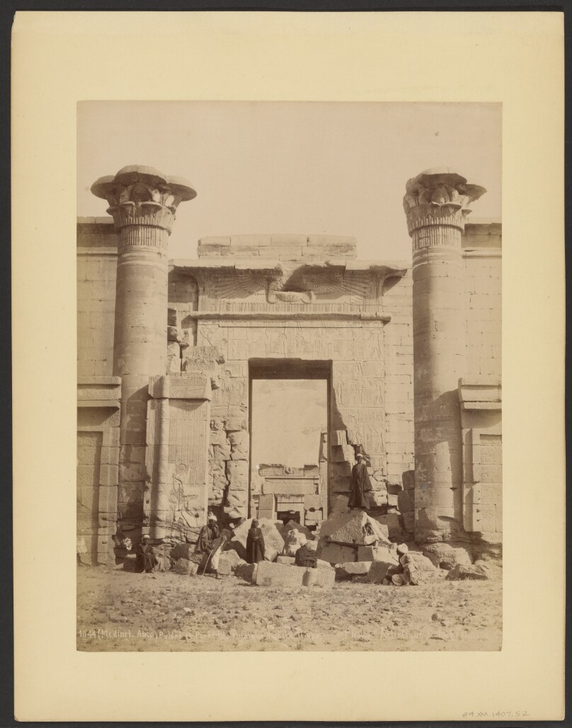 Medinet-Abou, Pylone et Porte Ptolemaique du petit temple