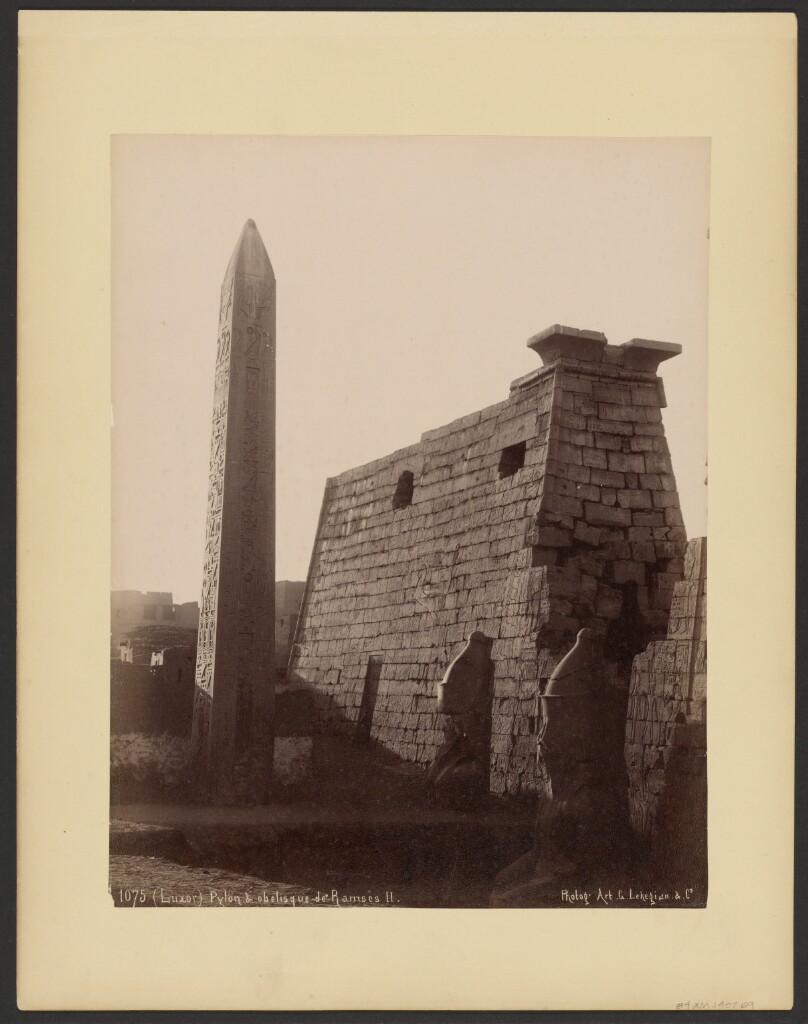Luxor, Pylon and obelisque de Ramses II