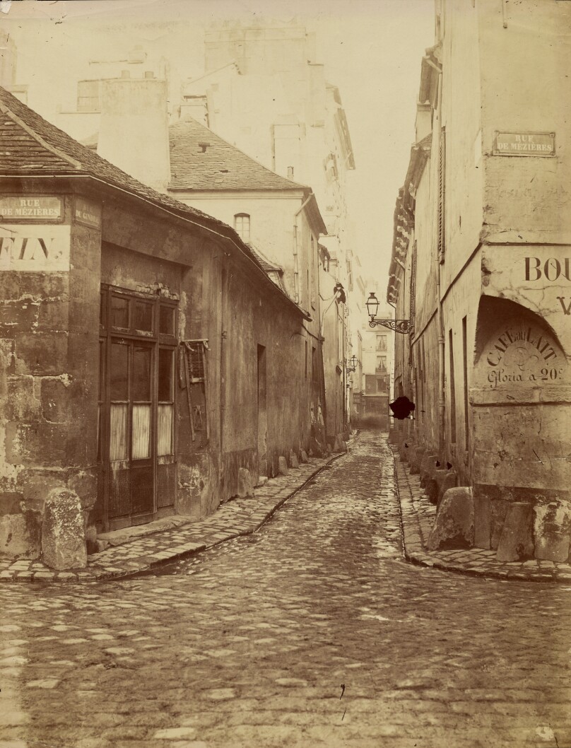 [Rue du Gindre (partie de la rue Madame). Vue prise de la rue de Mézières vers la rue du Vieux-Colombier.]]