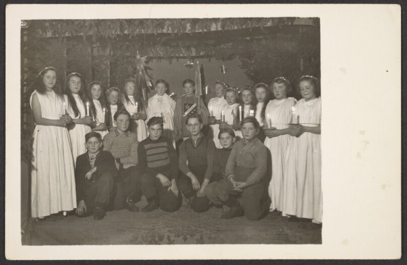 [Untitled] / [Group of children, Westerwald] / [Performing a Christmas pageant]