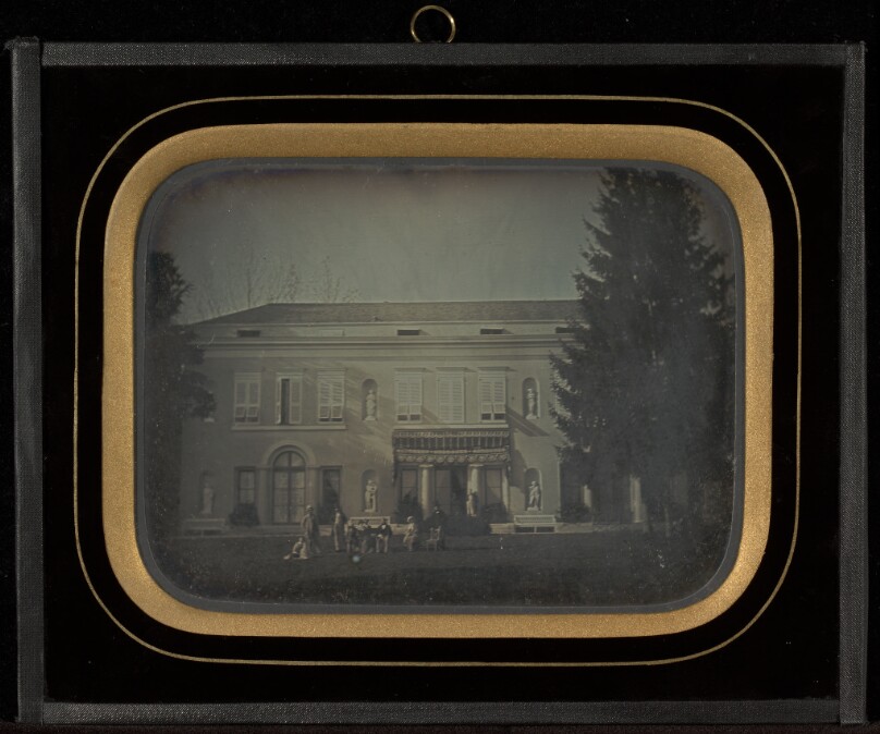 [Group portrait at Jean-Gabriel Eynard's country house at Beaulieu]