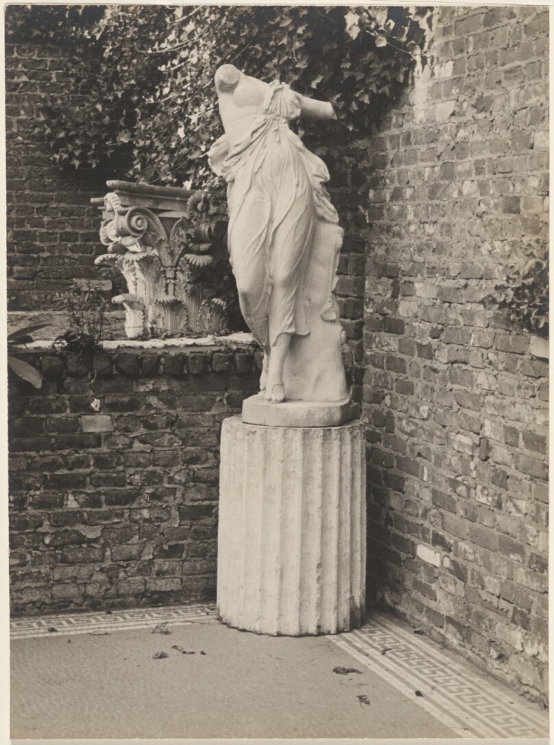 [Classical Female Sculpture, Crowninshield Garden]