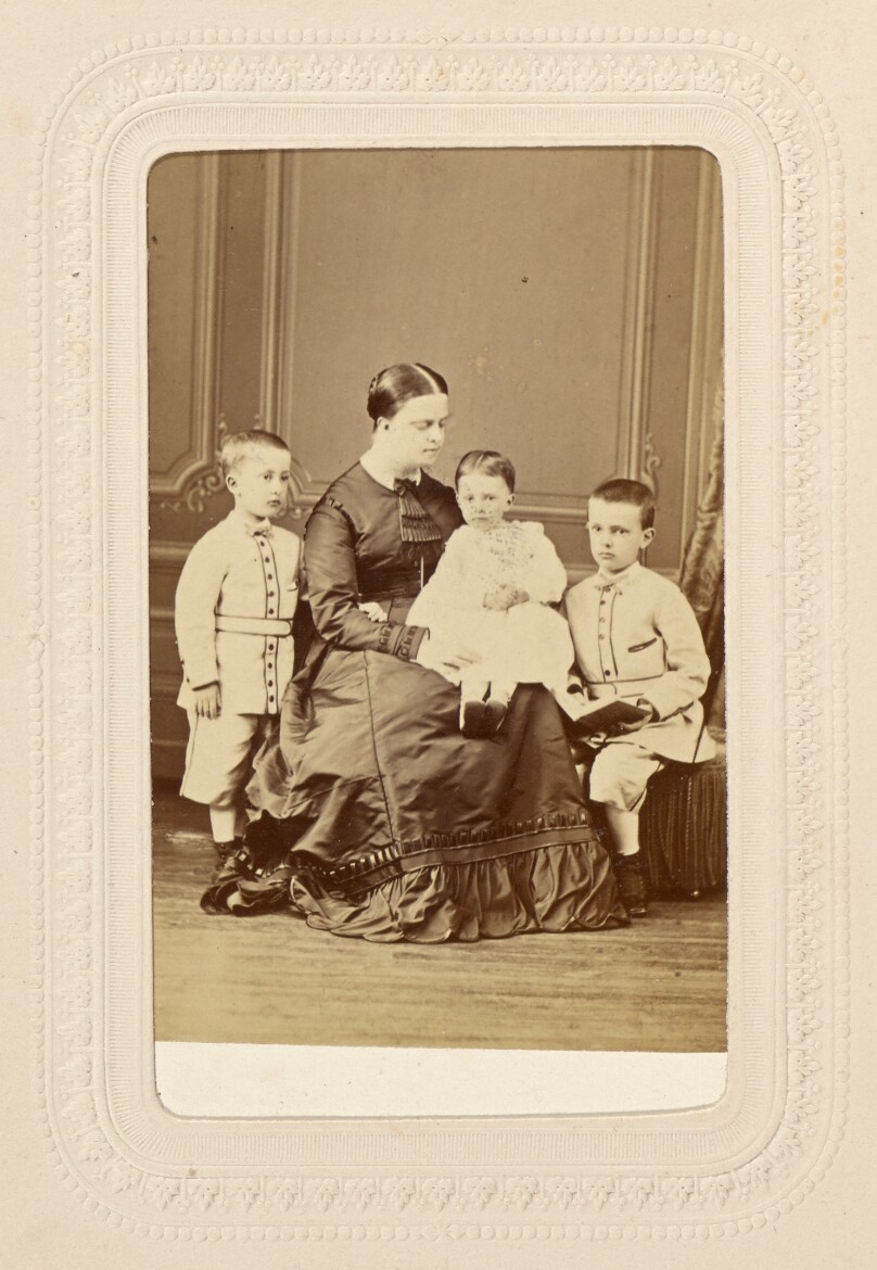 P[rin]cesse Clotilde et ses enfants.