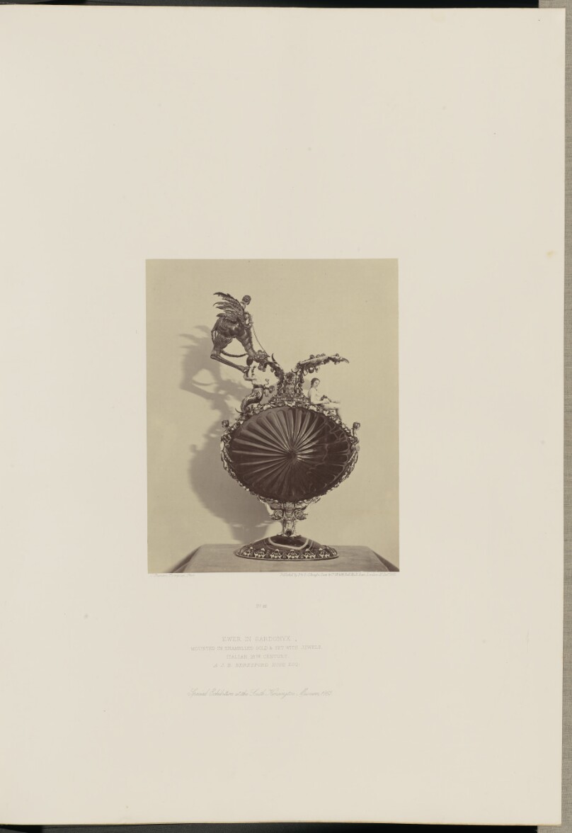 Ewer in Sardonyx