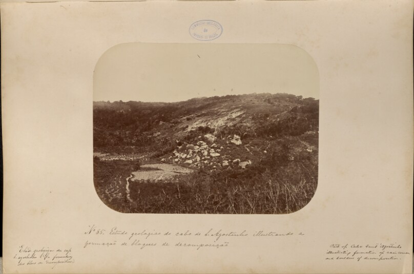 Estudo geológico do cabo de Santo Agostinho illustrando à formação de bloques de decomposição