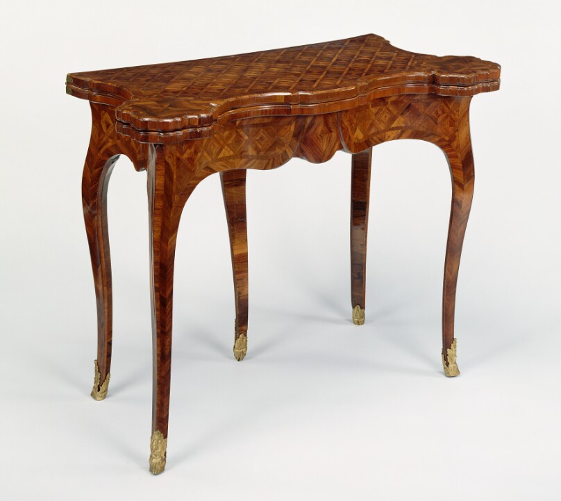 Card and Writing Table (Table à quadrille brisée)